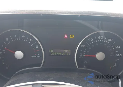 2006 Ford Explorer Xlt z USA, uszkodzony, nr VIN 1FMEU63E96UA54379